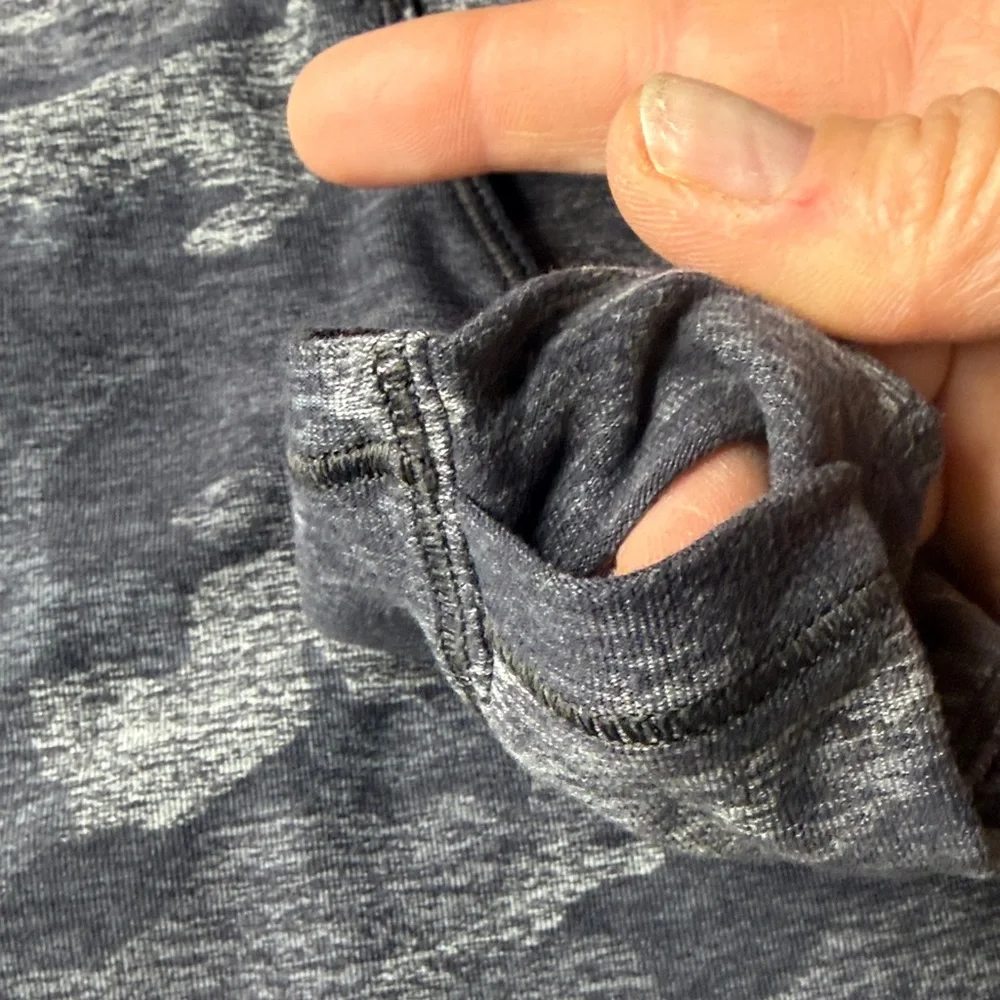 Lululemon Pullover with Hood 1/2 Zip Camo Size 4 - Picture 4 of 10